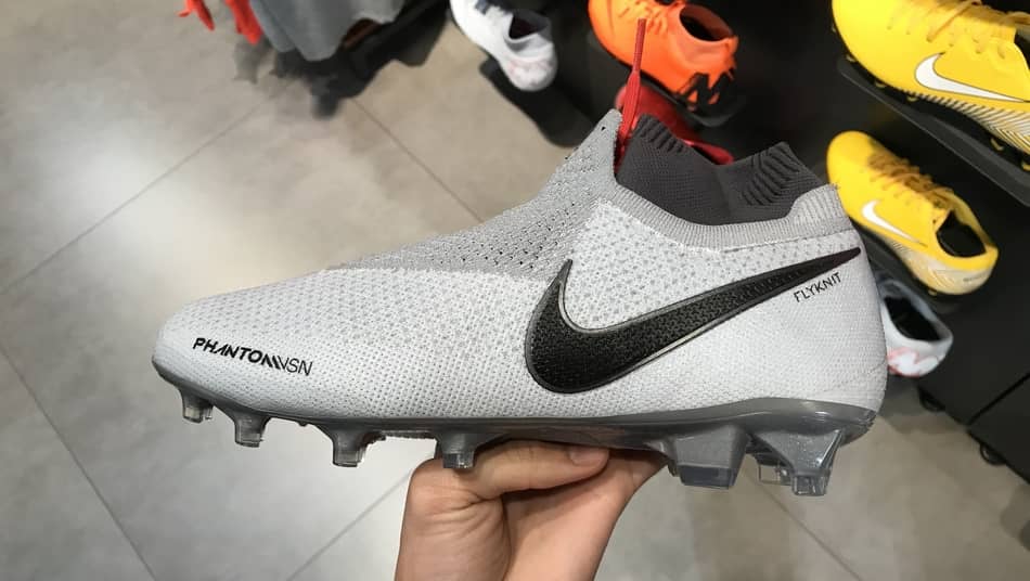 Nike Hypervenom Phantom III Dynamic Fit AG Pro soccerloco